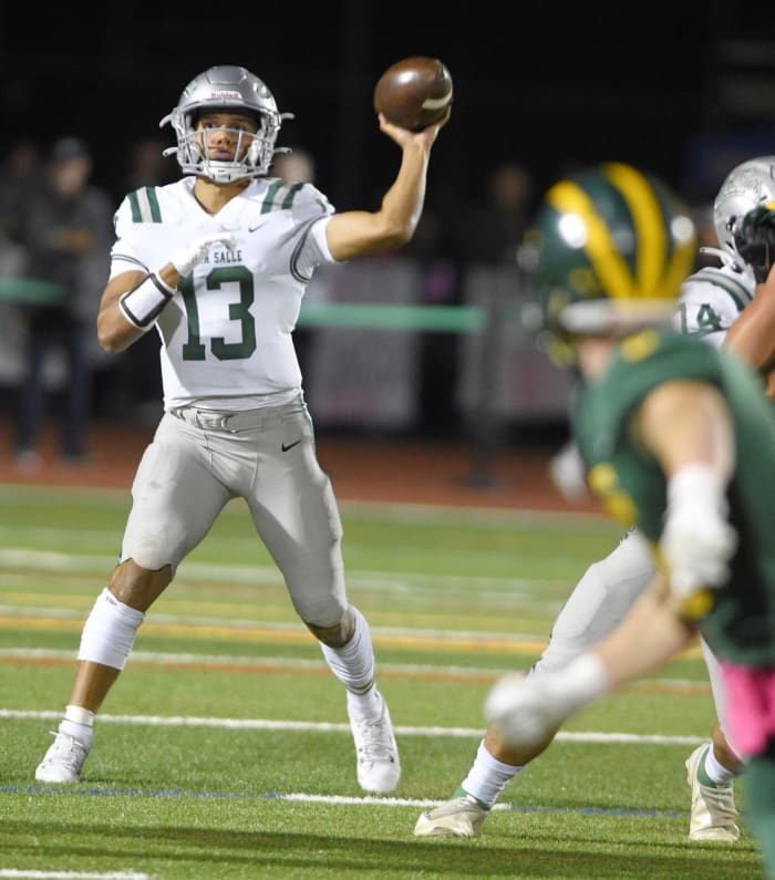 De La Salle junior quarterback Toa Faavae in Friday's 33-27 win.